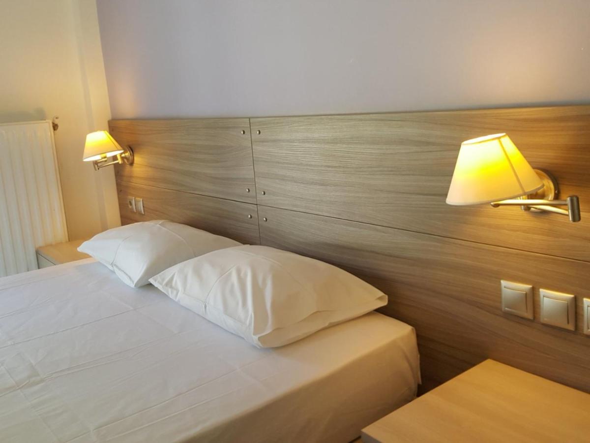 Alexandros Aparthotel Kamena Vourla Exteriör bild