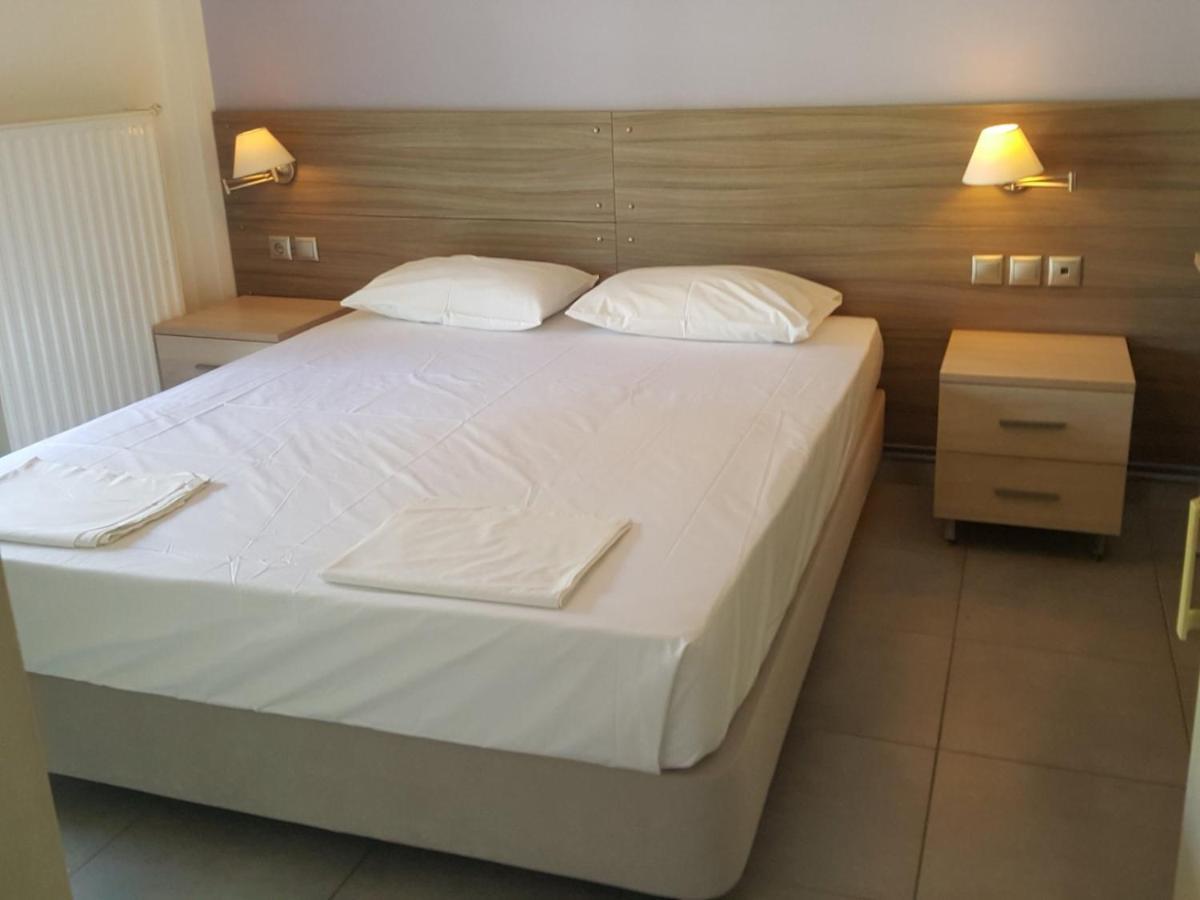 Alexandros Aparthotel Kamena Vourla Exteriör bild