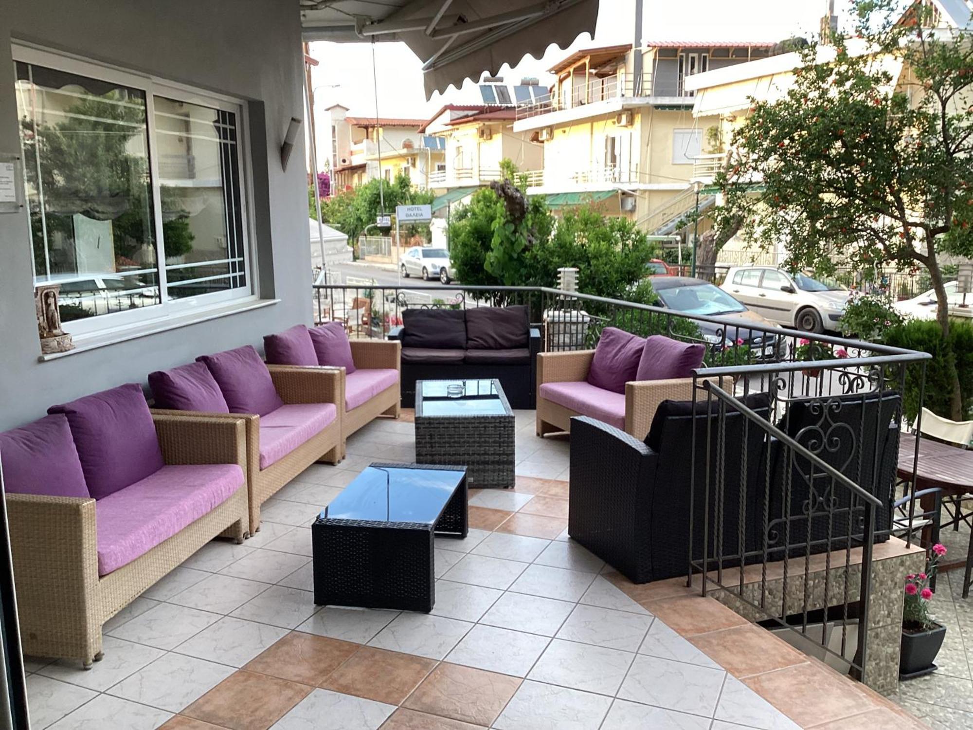 Alexandros Aparthotel Kamena Vourla Exteriör bild