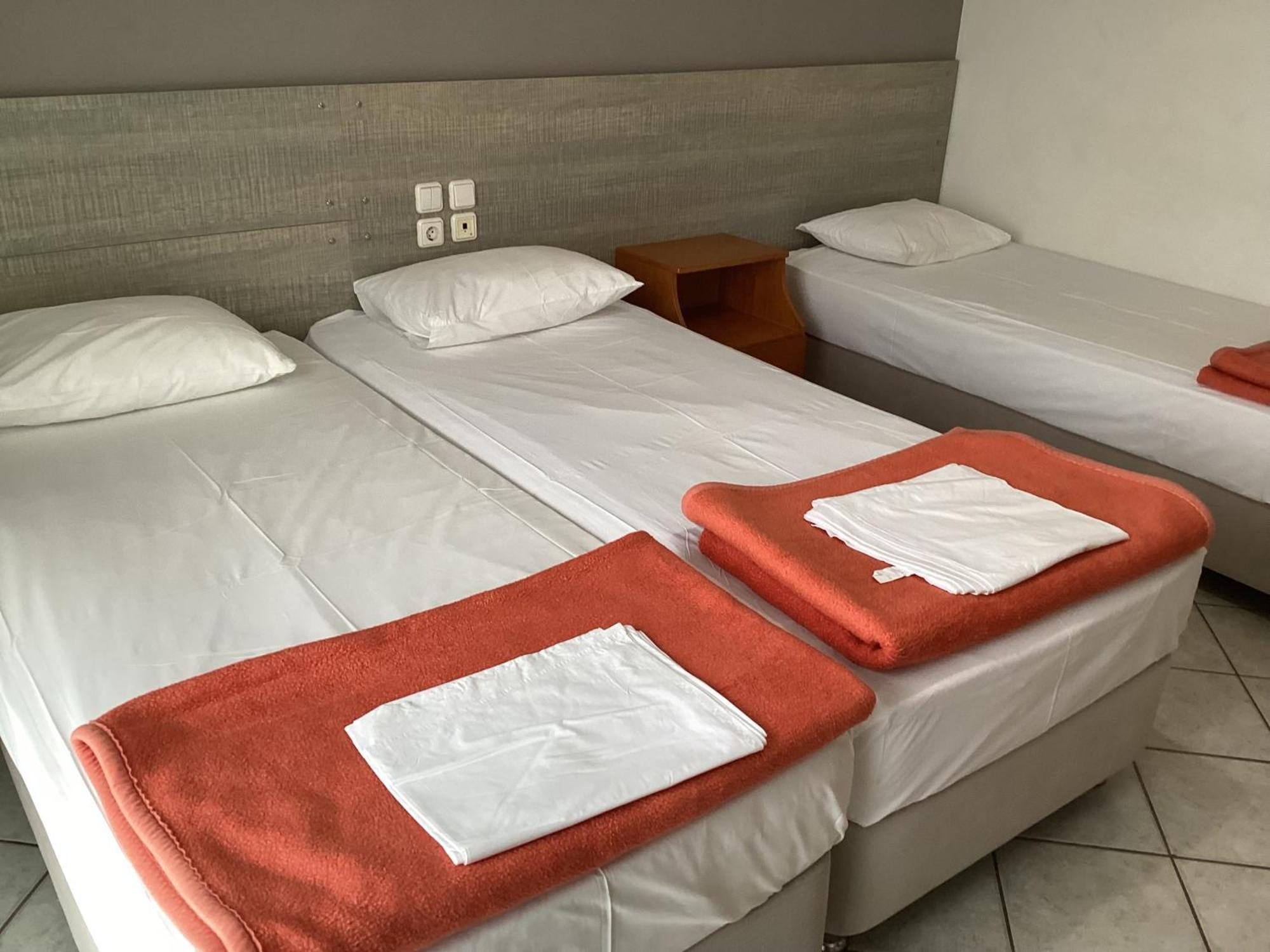 Alexandros Aparthotel Kamena Vourla Exteriör bild