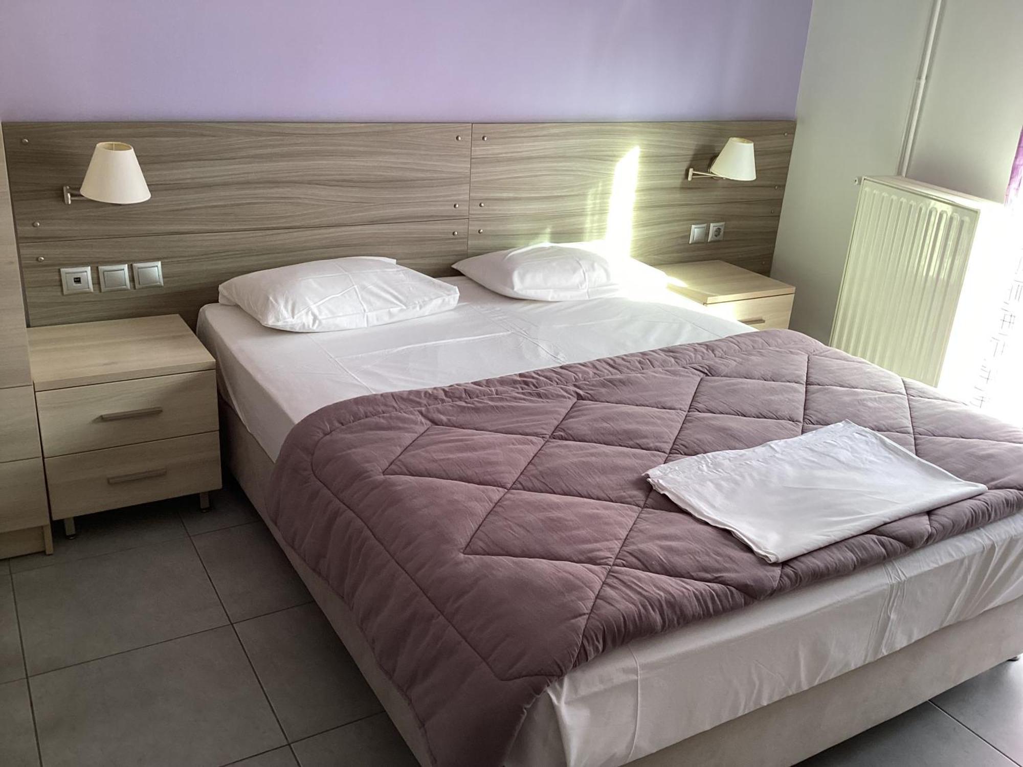 Alexandros Aparthotel Kamena Vourla Exteriör bild