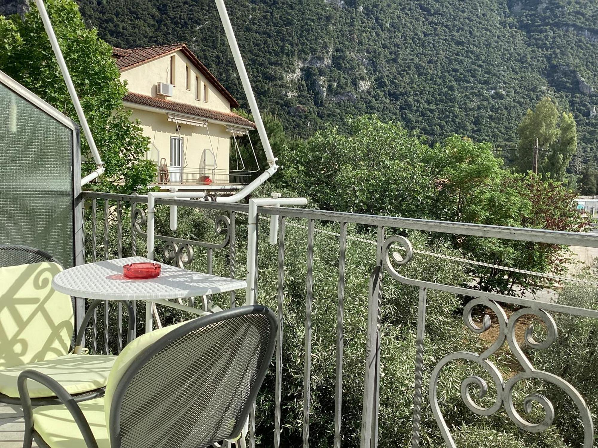 Alexandros Aparthotel Kamena Vourla Exteriör bild