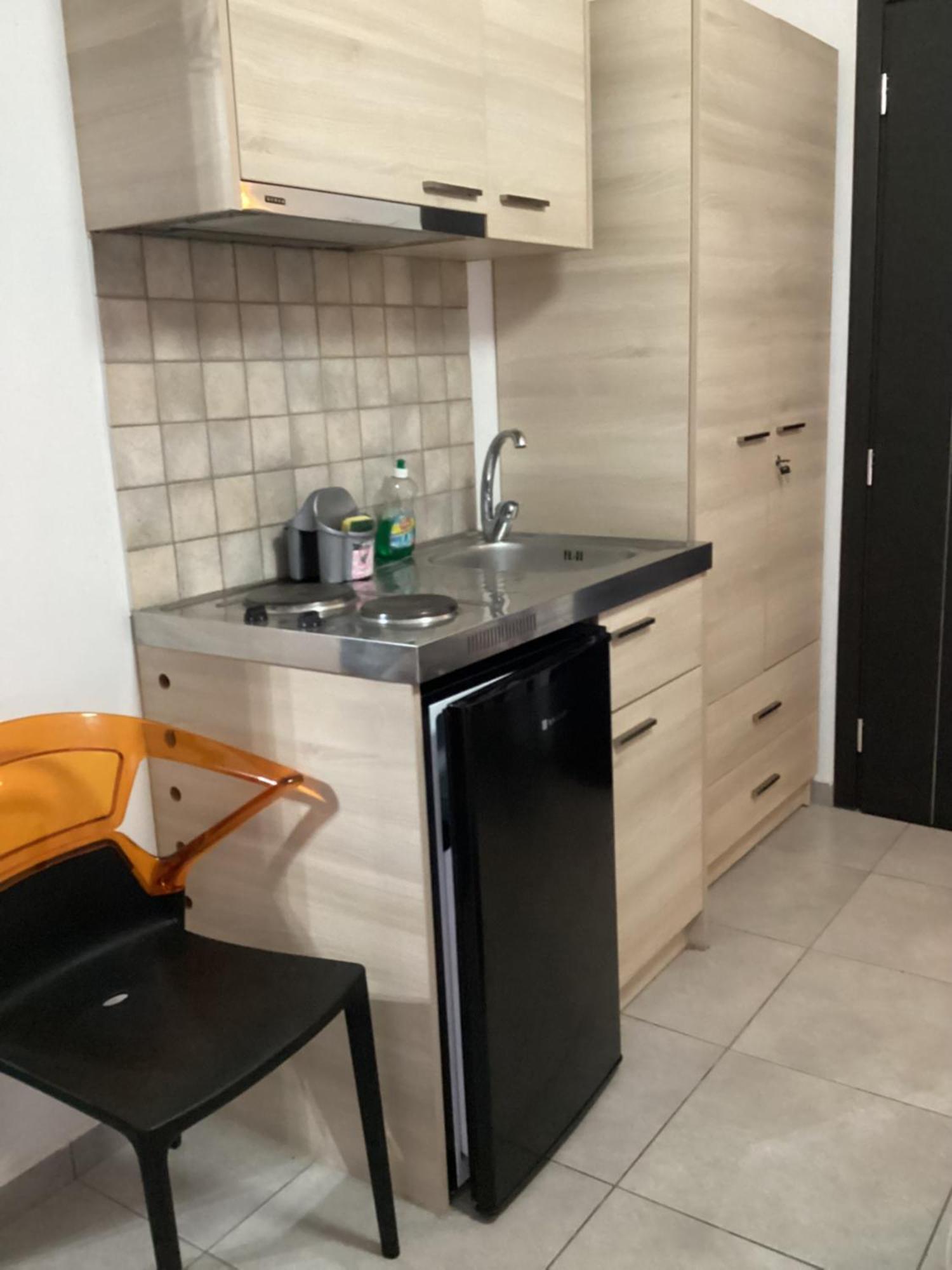 Alexandros Aparthotel Kamena Vourla Exteriör bild